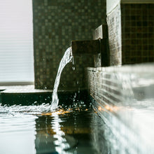 Load image into Gallery viewer, 【Limited winter season Special Offer】Flower Box with Original Essential Oil