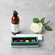 Load image into Gallery viewer, 【White Day Limited Edition】Chocolate Assortment &amp; White Tea Gift Set
