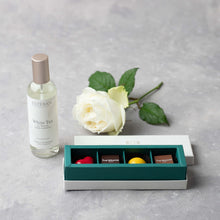 Load image into Gallery viewer, 【White Day Limited Edition】Chocolate Assortment &amp; White Tea Gift Set
